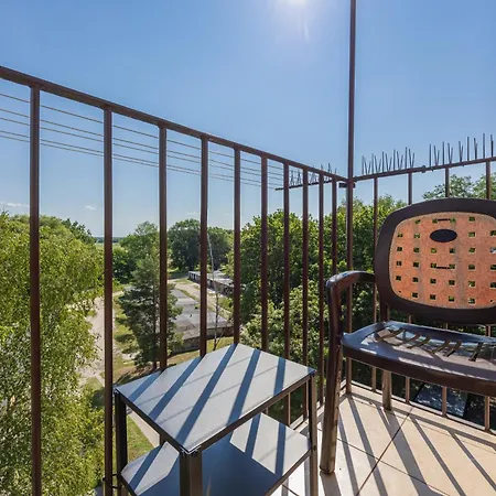 Lejlighed Spacious Close To Warsaw For 5 People By Renters *