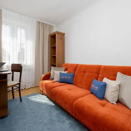 Spacious Close To Warsaw For 5 People By Renters Lejlighed