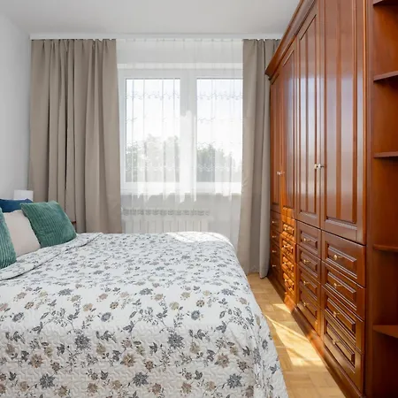 Spacious Close To Warsaw For 5 People By Renters Lejlighed