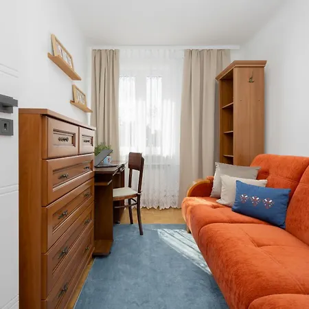 Spacious Close To Warsaw For 5 People By Renters