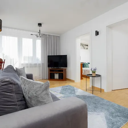 Spacious Close To Warsaw For 5 People By Renters