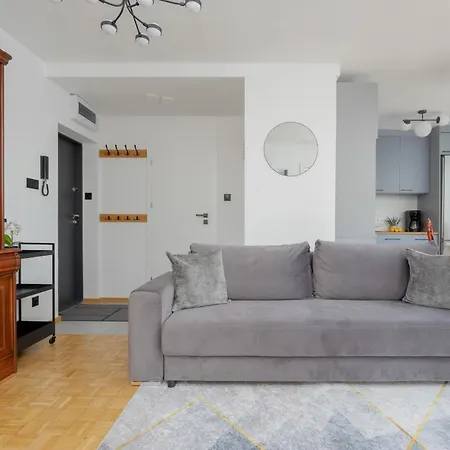 Spacious Close To Warsaw For 5 People By Renters